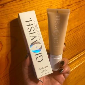 Huda Glowish Multi Dew Skin Tint